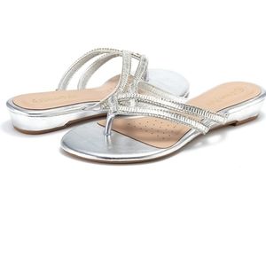 Dream Pairs Size 7 Silver Metallic Sandals